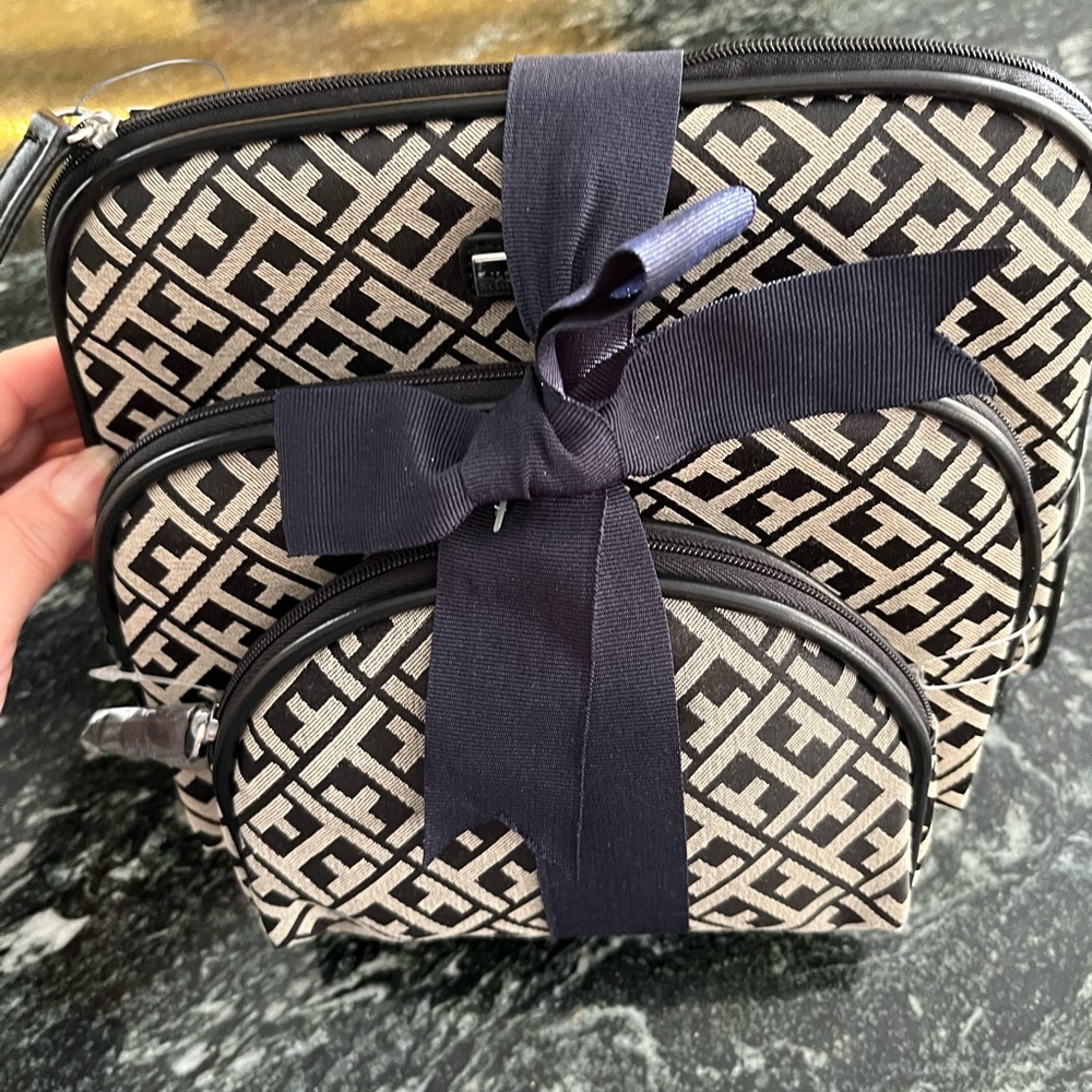 Stylish Black and White Patterned Women's Cosmetic Bag Set
